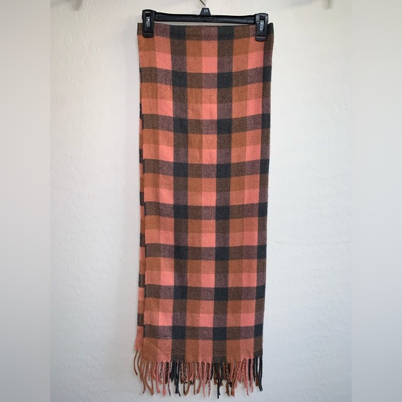 NWOT Unisex Universal Thread Soft Plaid Blanket Wrap Scarf With Twisted Fringe - Picture 3 of 7
